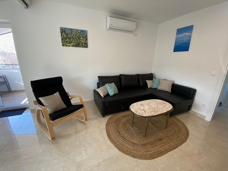 Stylowo urządzona część dzienna apartamentu wakacyjnego A3639 w Chorwacji.