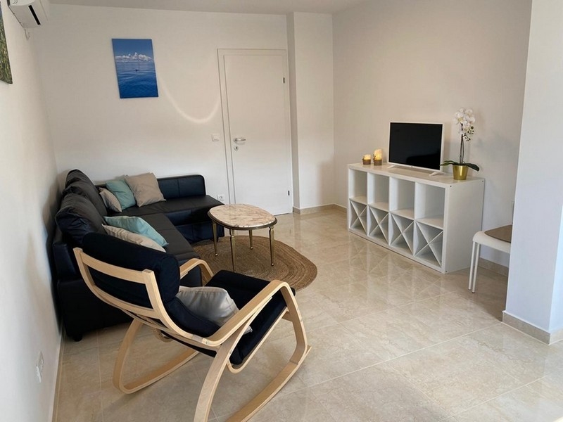 Część dzienna z małym telewizorem w nieruchomości A3639 w Betina na wyspie Murter.