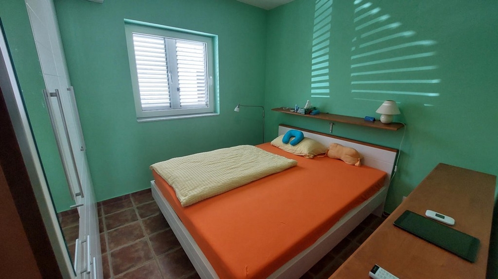 Sypialnia z podwójnym łóżkiem