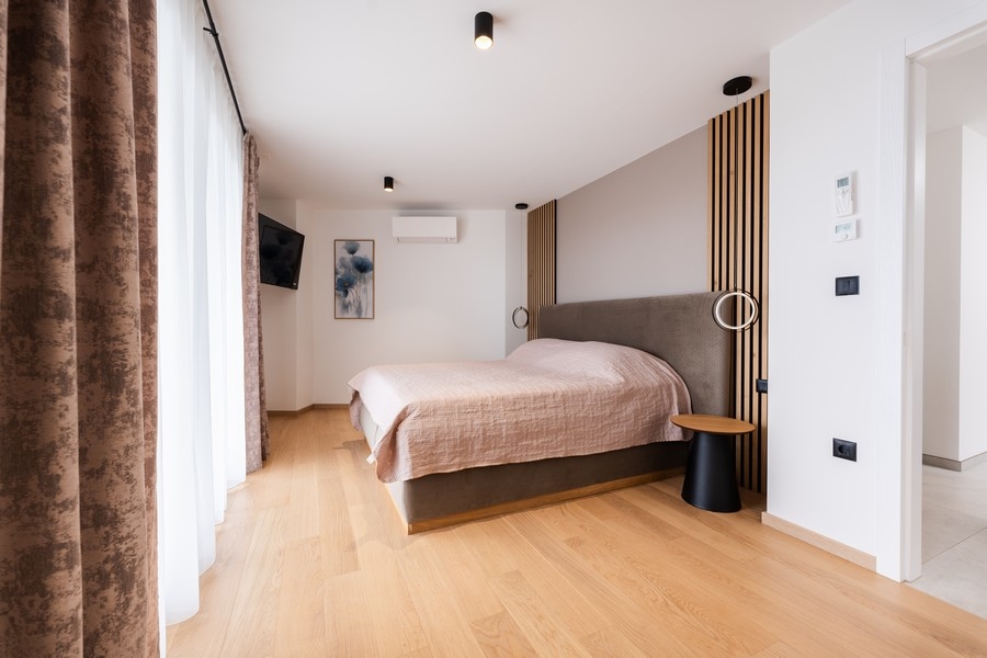 Sypialnia z wyjściem na taras