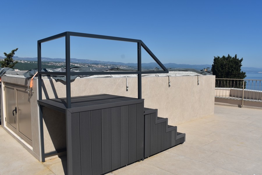 Basen w nieruchomości A3653 w Opatija, Chorwacja.