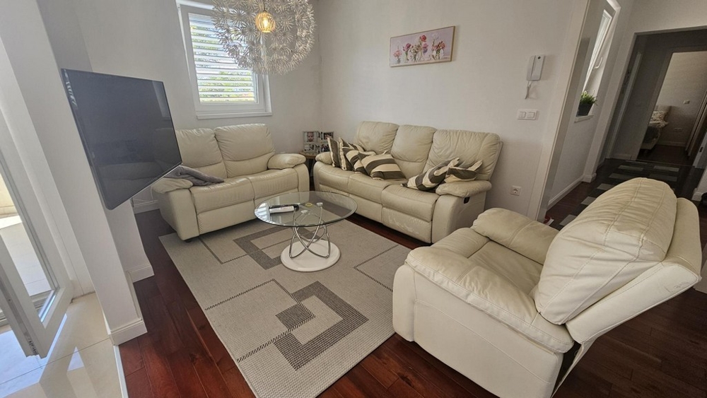 Pokój dzienny nieruchomości A3658 na wyspie Krk w Chorwacji - Panorama Scouting.