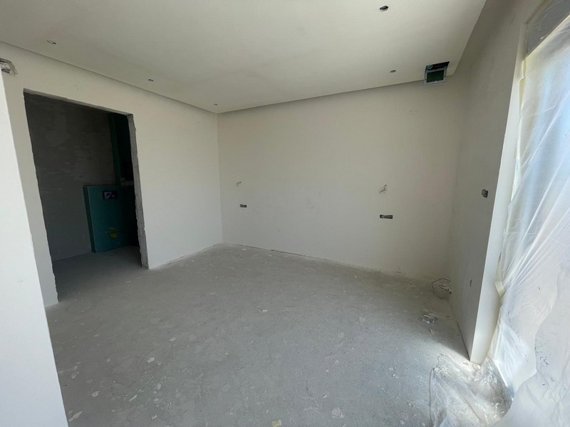 Pokój z przygotowaną częścią łazienkową