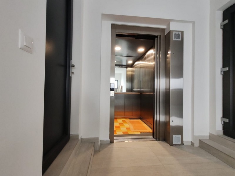 Winda w budynku nieruchomości A3671, Chorwacja.