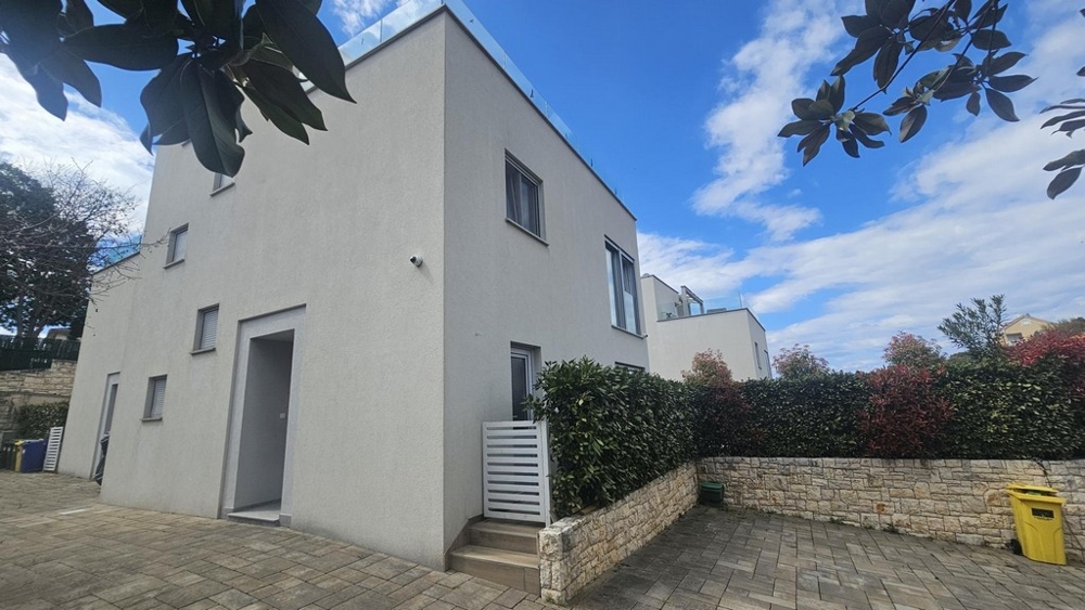 Dom / mieszkanie szeregowe na sprzedaż w Chorwacji.