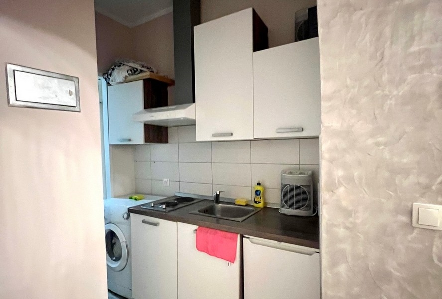 Kompaktowy aneks kuchenny z pralką