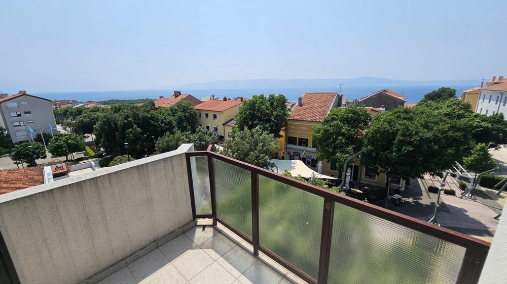 Widok na morze z apartamentu A3677 w Chorwacji.