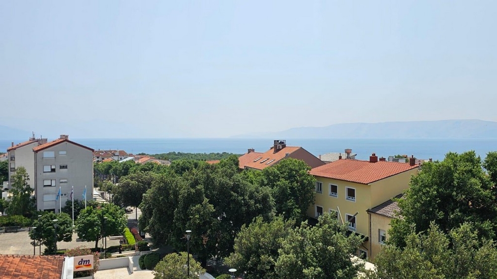 Widok na morze z centrum miasta w Novi Vinodolski