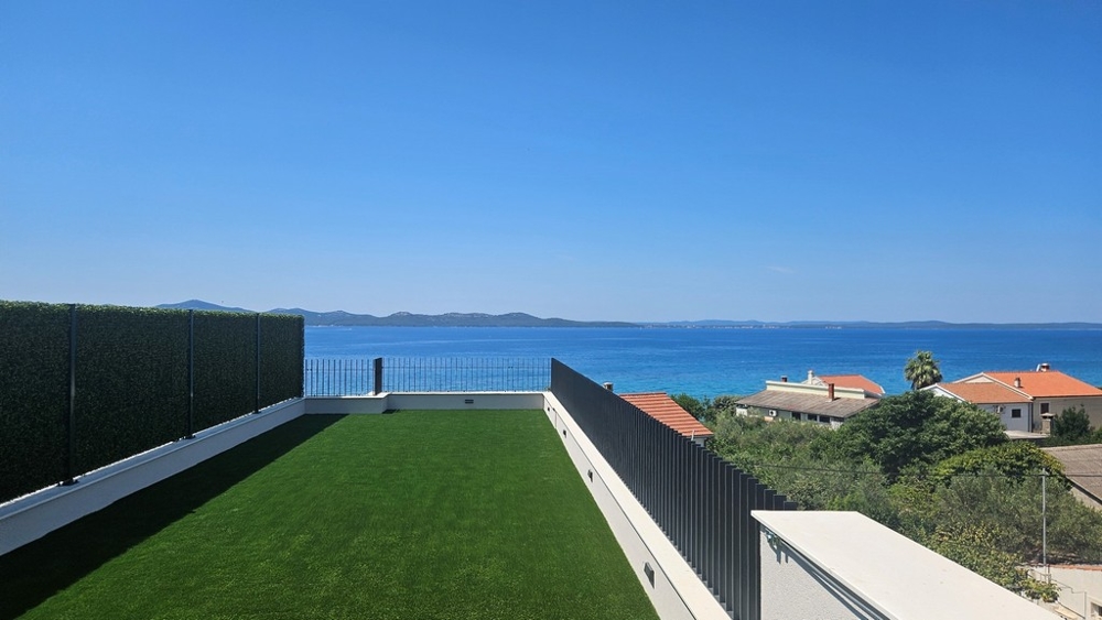 Taras na dachu apartamentów A3683 w Diklo - blisko morza.