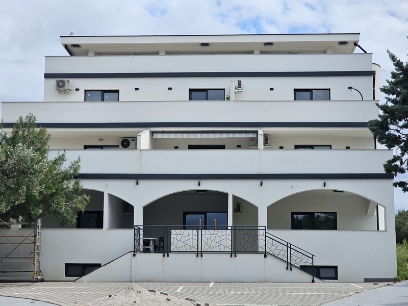 Na sprzedaż nowoczesny nowy budynek - penthouse na ostatnim piętrze w Jezera na wyspie Murter.