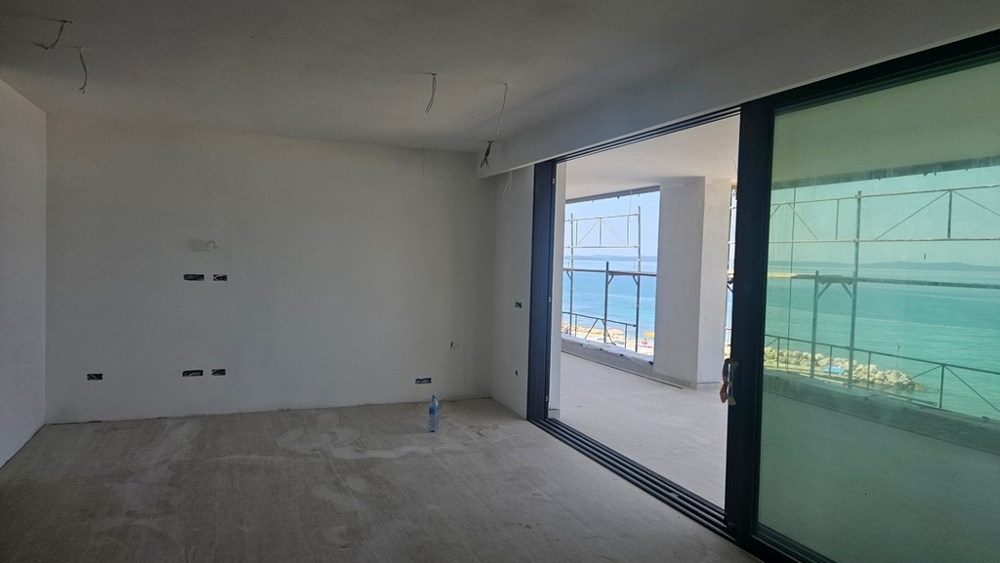 Powierzchnia mieszkalna w stanie deweloperskim z widokiem na morze