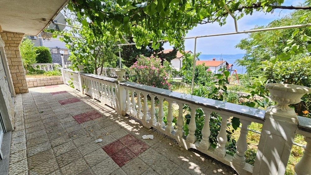 Taras z widokiem na morze - Nieruchomość A3704 w Novi Vinodolski, Zatoka Kvarner, Chorwacja.