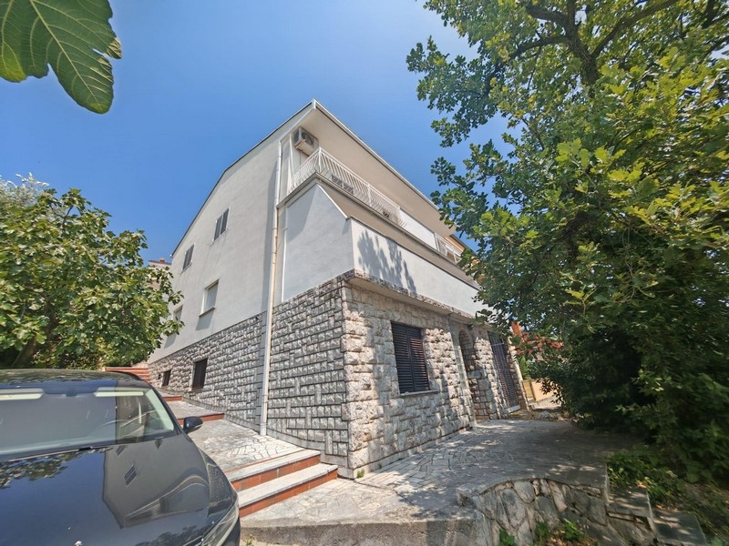 W tej nieruchomości na sprzedaż jest mieszkanie A3708 w Crikvenicy.