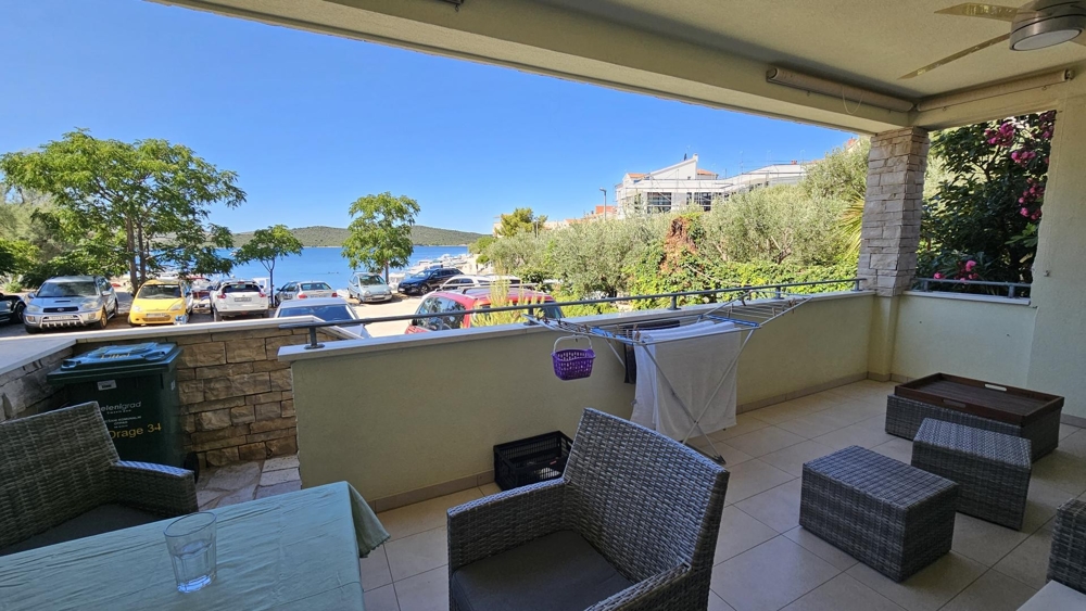 Sprzedam mieszkanie w 1 rzędzie do morza w Chorwacji.