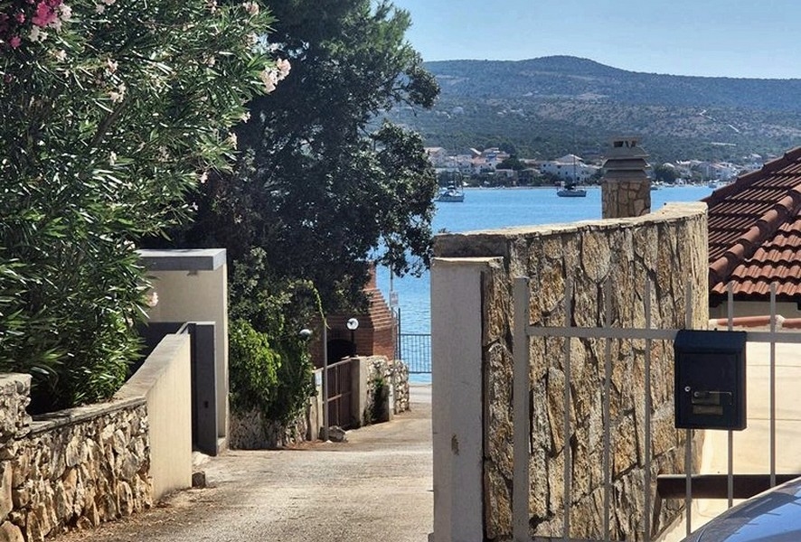 Sprzedam mieszkanie blisko plaży w Chorwacji w Rogoznicy.