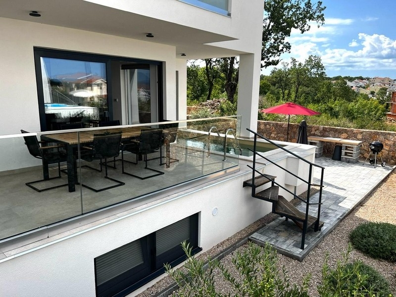 Sprzedam dwupoziomowe mieszkanie z prywatnym ogrodem - Panorama Scouting A3723.