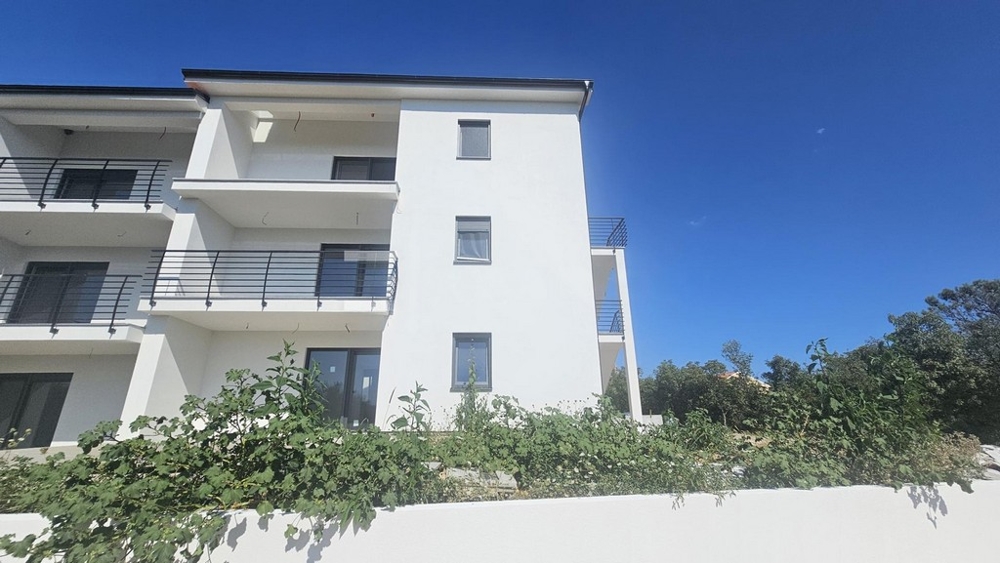 Widok na nowy budynek, w którym znajduje się apartament A3725 na Krk.