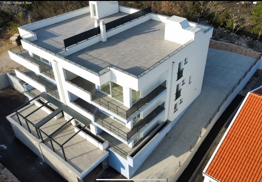 Taras na dachu nieruchomości A3733 w Dramalj, Chorwacja.