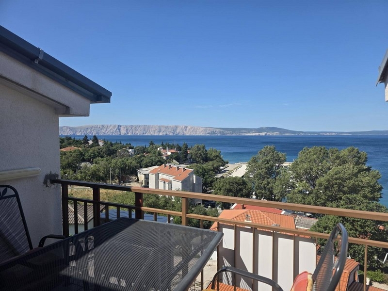 Małe mieszkanie blisko morza na sprzedaż w Chorwacji w Klenovicy