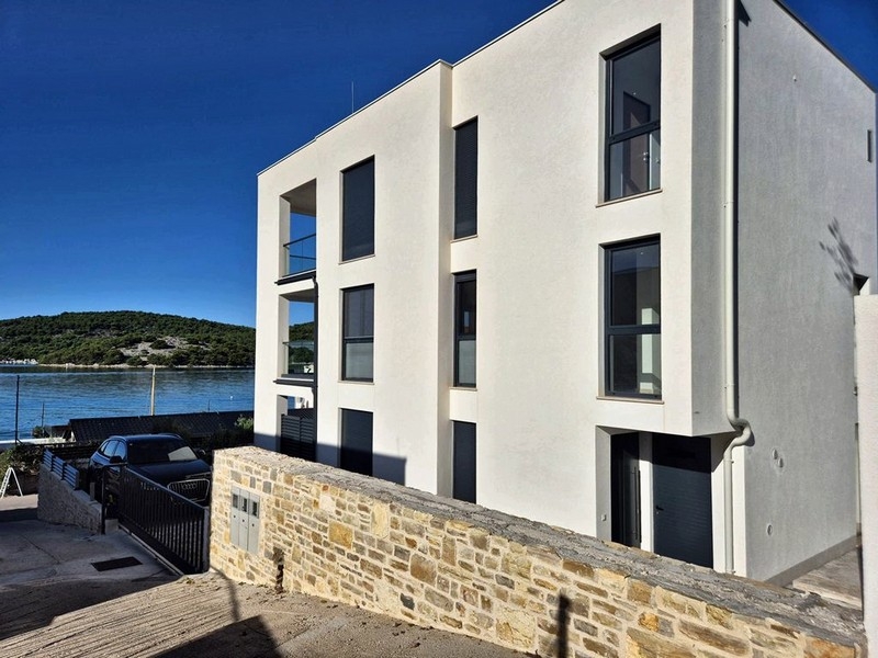 Nowoczesne nowe mieszkanie w Tisno z widokiem na morze