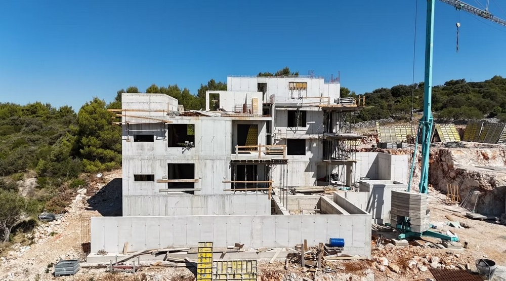 Stan surowy nowoczesnej kamienicy w Chorwacji