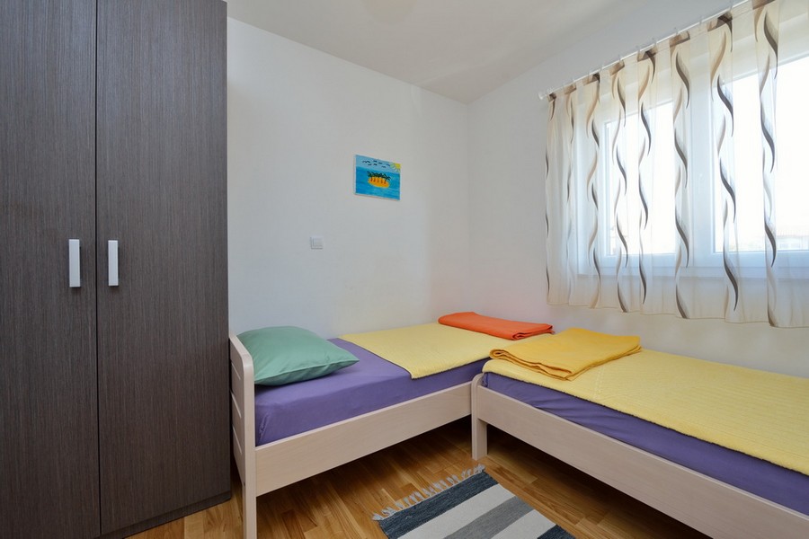 Sypialnia z dwoma pojedynczymi łóżkami - nieruchomość A3764.