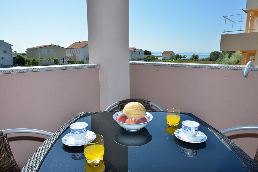 Taras z pięknym widokiem na morze - nieruchomość A3764 w Privlaka.