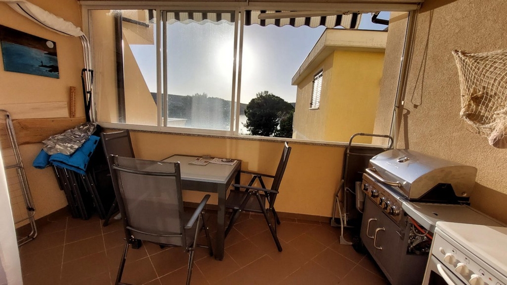 Loggia z widokiem na morze i miejscem do grillowania