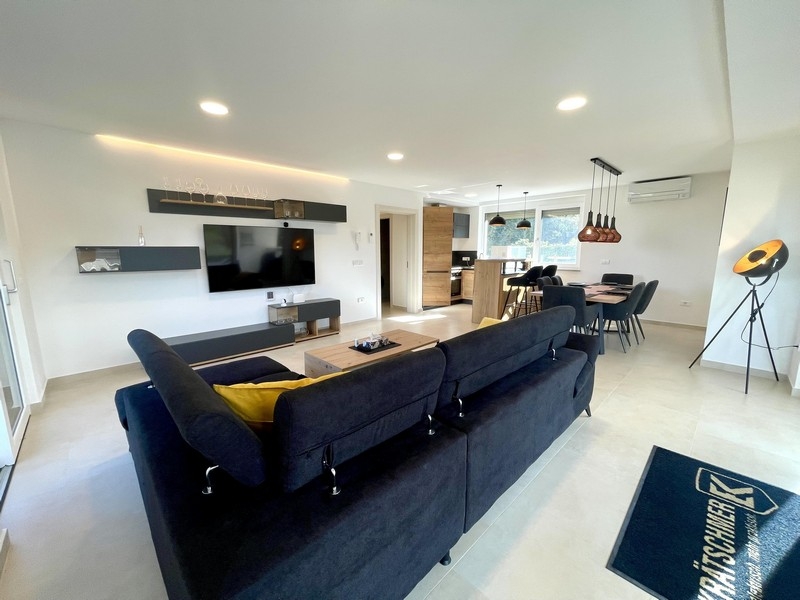 Na sprzedaż nowoczesny apartament z wysokiej jakości meblami w Chorwacji - Panorama Scouting.