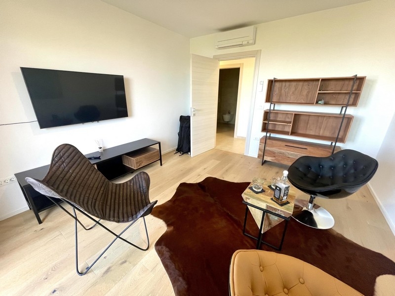 Drugi salon nieruchomości A3780