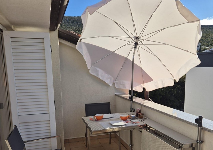 Na sprzedaż mieszkanie na ostatnim piętrze.