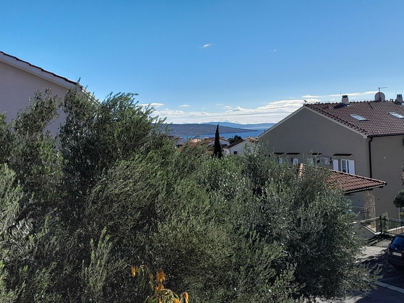 Widok na morze z apartamentu A3790 na Krk.