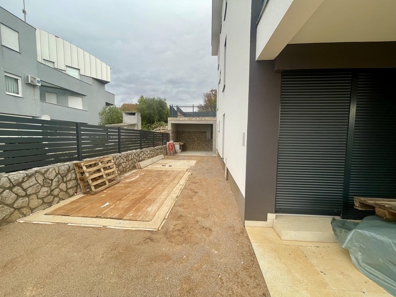 Sprzedam mieszkanie z basenem i ogrodem w Chorwacji - Panorama Scouting A3800