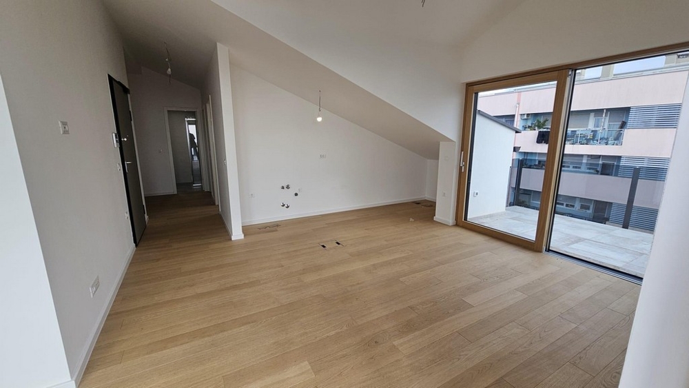 Część dzienna z wyjściem na balkon