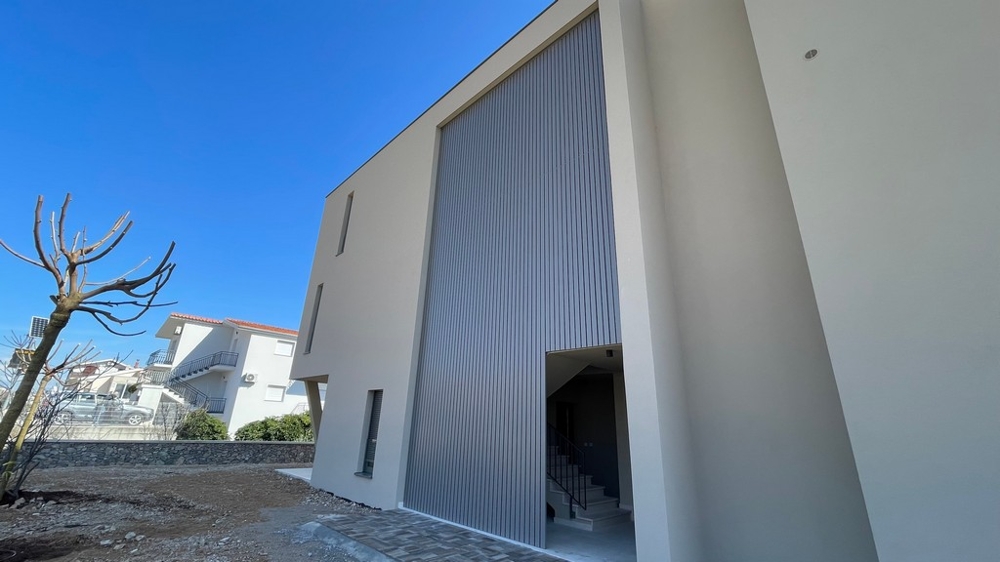 Strefa wejściowa z zewnątrz.