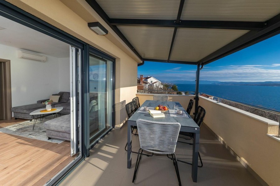 Taras z widokiem na morze