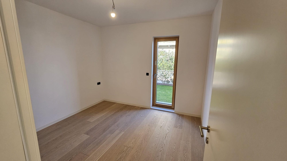 Sypialnia z wyjściem na zewnątrz