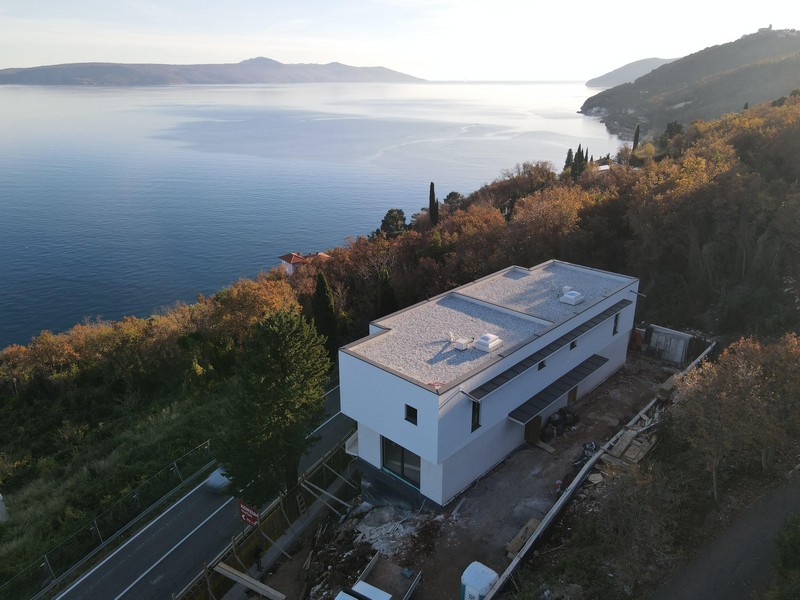 Panoramiczne widoki na morze z nieruchomości A3832 w Chorwacji.