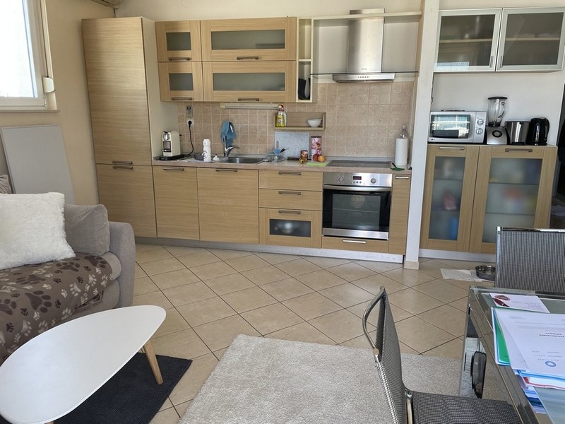 Otwarta kuchnia z zabudową AGD