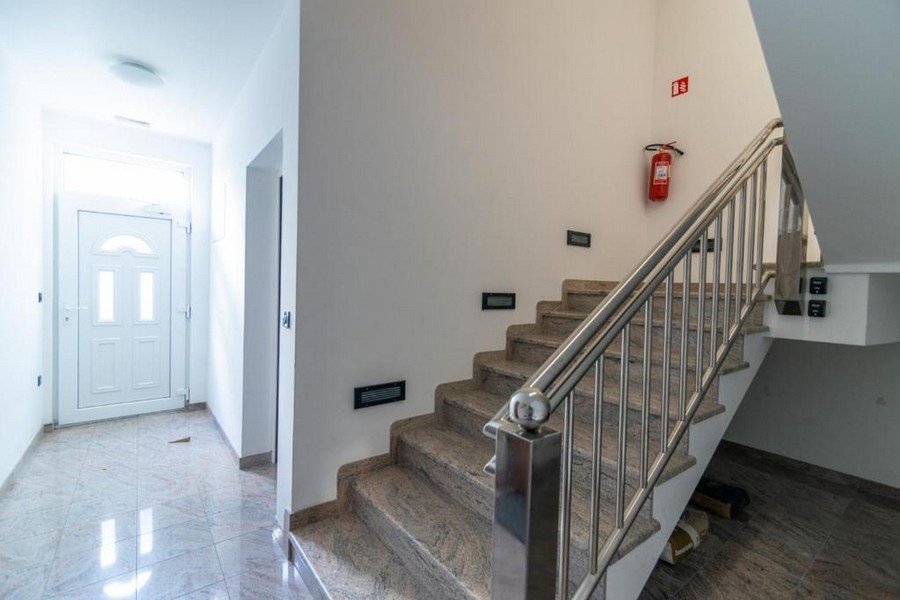 Klatka schodowa z zadbaną częścią wspólną