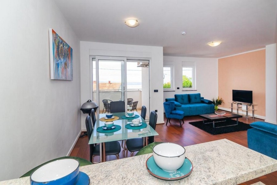 Widok z jadalni na taras i morze - nieruchomość A3840.