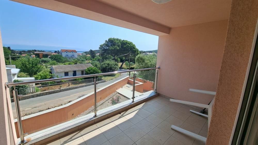 Widok na morze z apartamentu A3846 na Ugljan w Chorwacji - Panorama Scouting.