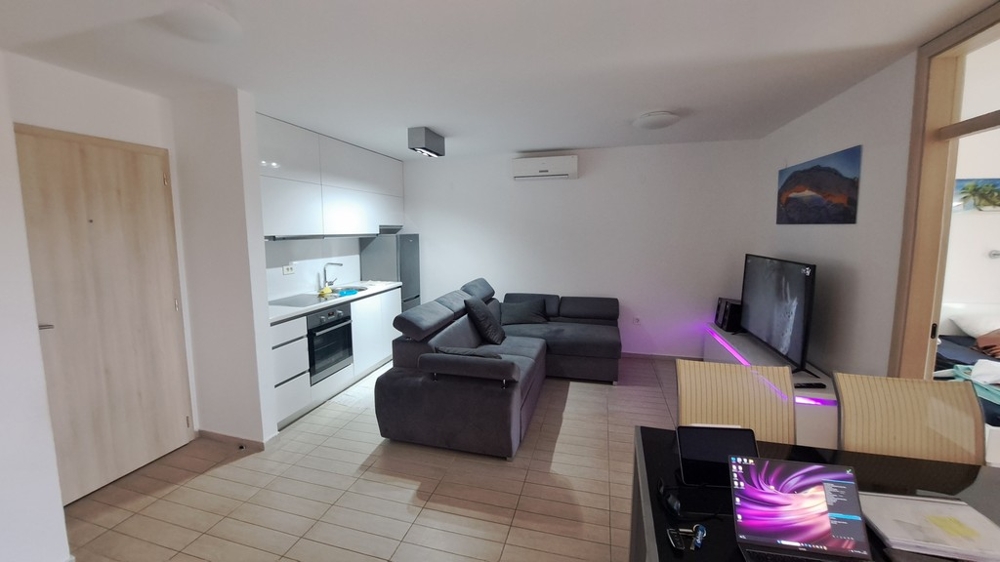 Otwarta kuchnia z salonem