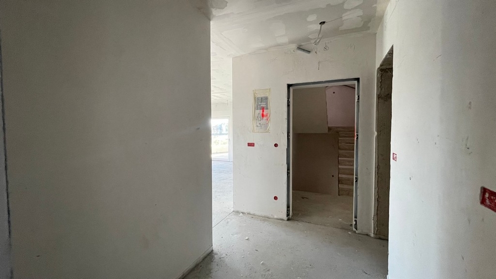 Przedpokój z wyjściem na klatkę schodową