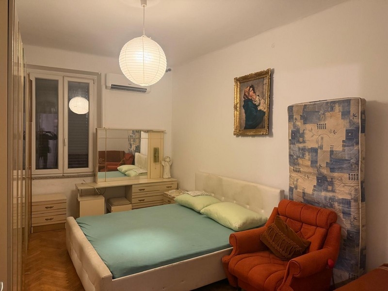 Sypialnia z podwójnym łóżkiem