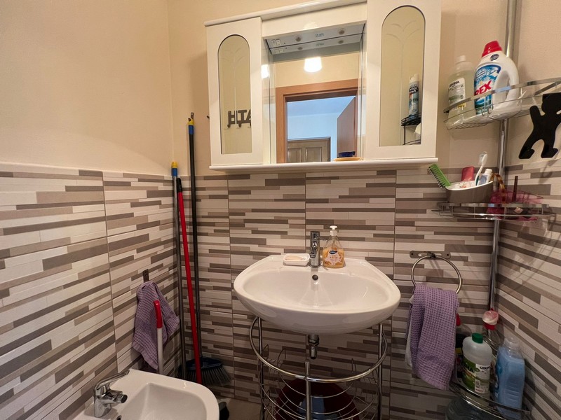 Łazienka z umywalką i bidetem