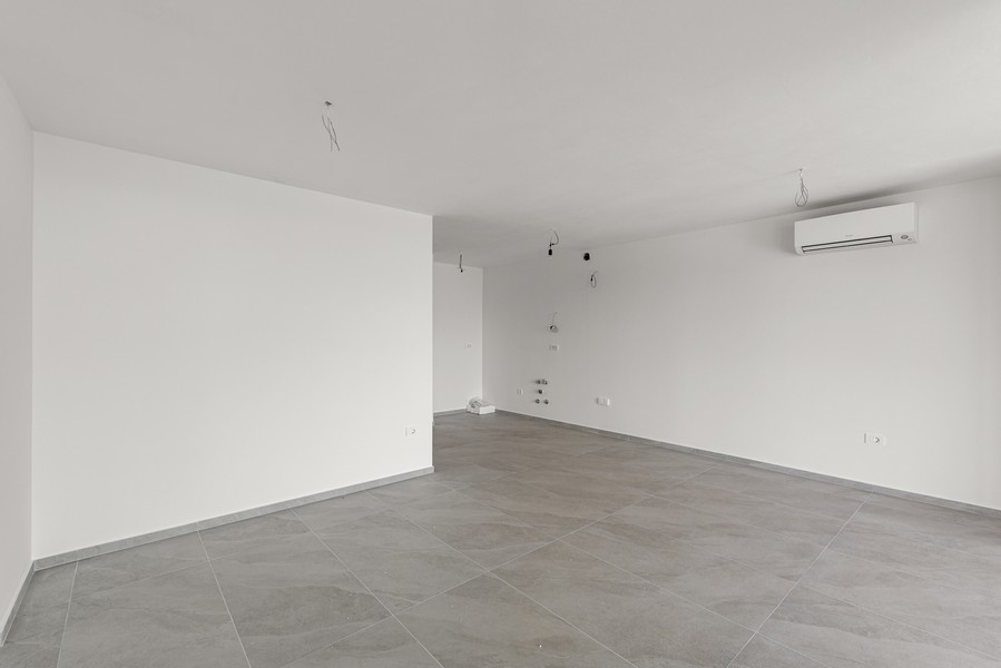 Otwarta część dzienna z przyłączami kuchennymi i klimatyzacją