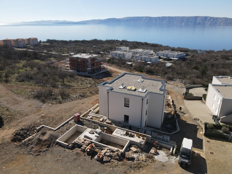 Panoramiczny widok na morze i nową inwestycję w pobliżu Smokvicy Krmpotskiej