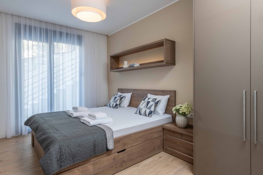 Sypialnia z wyjściem na taras.