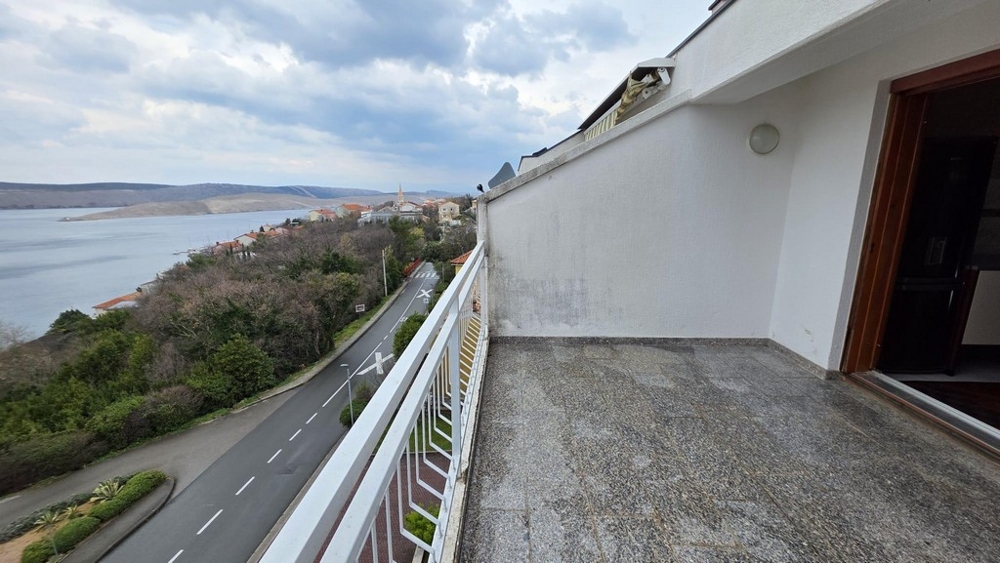 Taras z widokiem na morze - A3904 w Jadranovo.